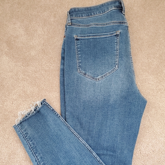 Old Navy Denim - Old Navy Rockstar skinny jeans